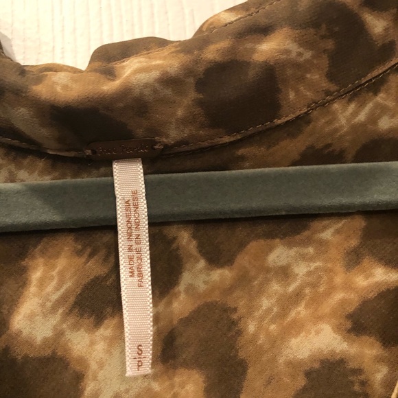 Free People Button up V-Neck Blouse - Picture 5 of 7